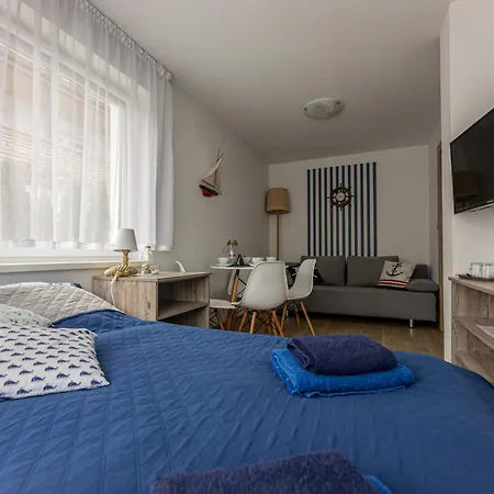 Dom Wypoczynkowy Anna - Pobyty Rowniez B&B-2